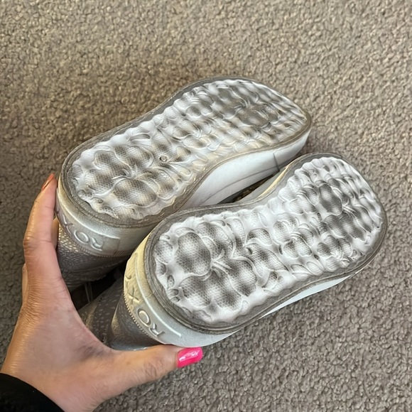 “Roxy: Rae Mid Sneakers size 7” - Picture 6 of 8